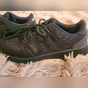 Adidas shoes sz 6